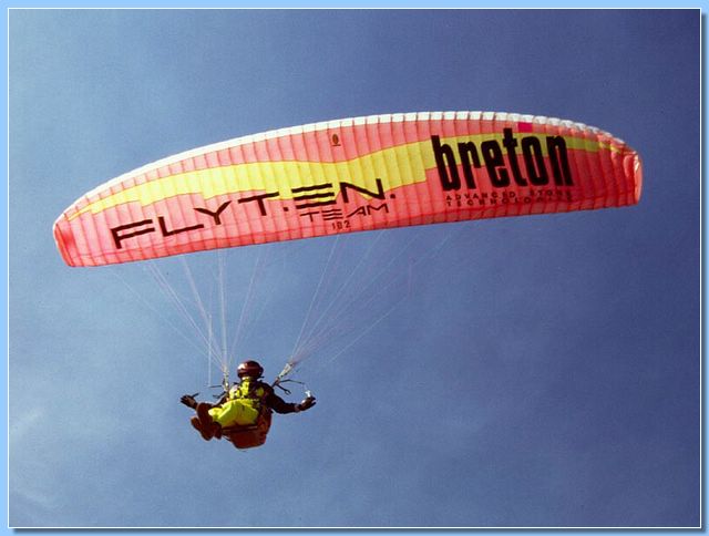Francie Šamony paragliding 1.jpg